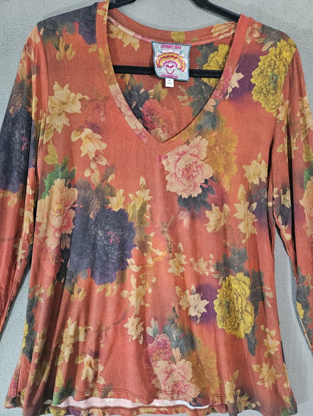 Johnny Was Embers Floral Favorite Long Sleeve Vneck Swing Tee Size M Bamboo Boho - Picture 2 of 8
